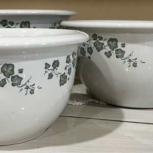 Rare three pc set of Corelle Callaway Nesting Bowls 1,2,and 3 qt